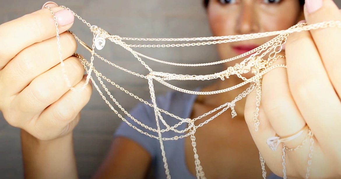 How to Untangle Necklaces